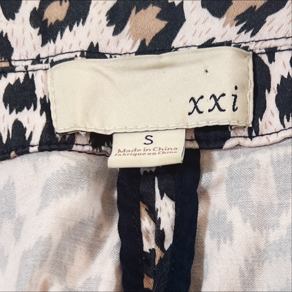 Forever 21 Vintage Y2K Leopard Fitted Peplum Short Sleeve Blazer Sz S Pi… - Picture 5 of 6